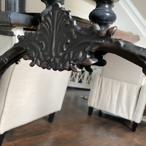 Round Black Gleaming Mirror - Picture 3 of 4